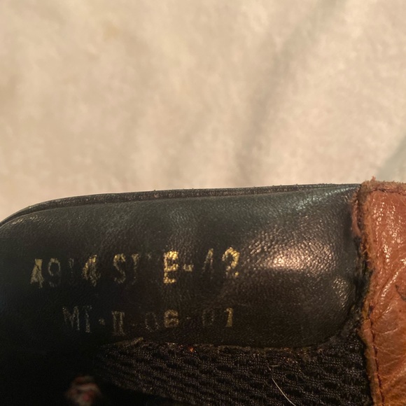 Black leather boots - Picture 4 of 4